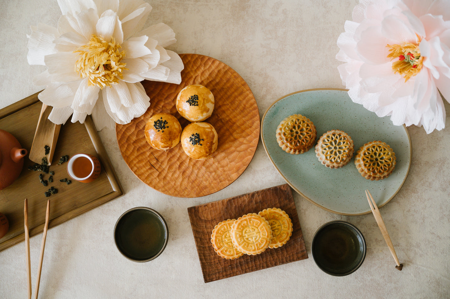 Our Taiwanese Mooncake Gift Box can be ordered for delivery