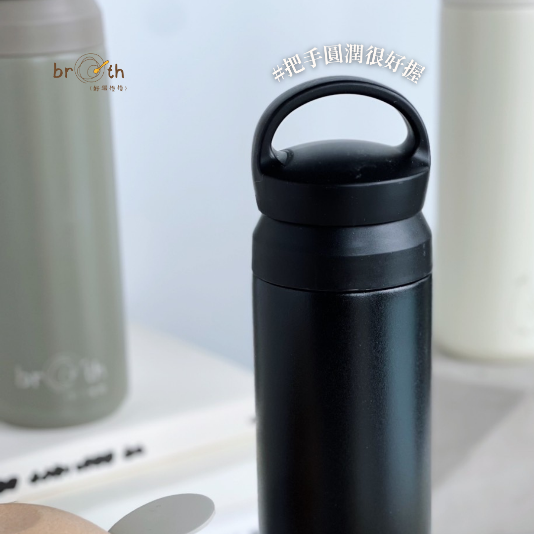 
                  
                    【Merch】Tumbler - A smoothly rounded handle that provides a comfortable and secure grip for all-day use.
                  
                