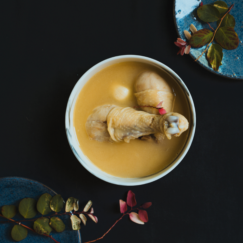 
                  
                    Golden Chicken Broth(with Organic Chicken Thighs)-juicy organic chicken thighs
                  
                